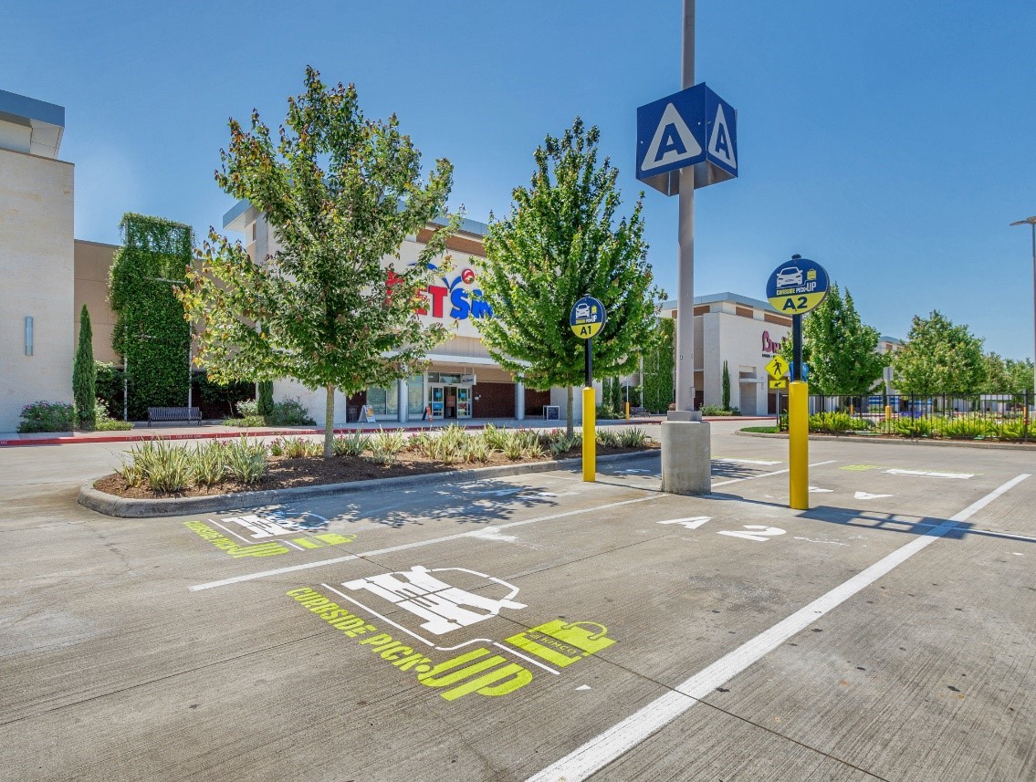 Kimco’s Curbside Pickup™ program was initially rolled out to Grand Parkway Marketplace in Spring