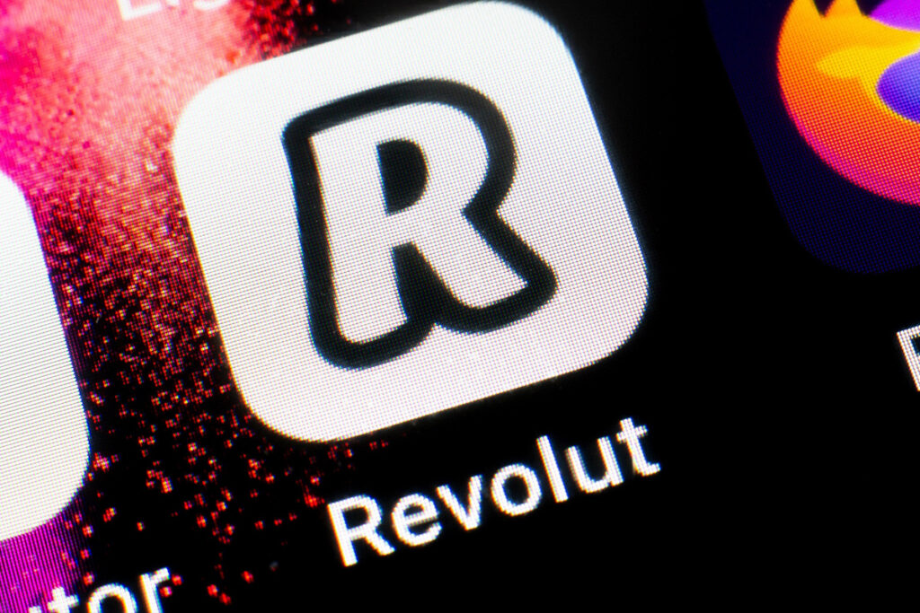 UK Fintech Revolut Completes $75 Billion Share Offering with Major VCs