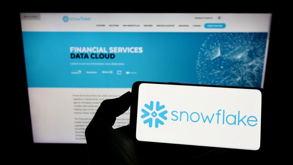 Snowflake (SNOW) Shares Fall Despite Strong Q4 Earnings Beat