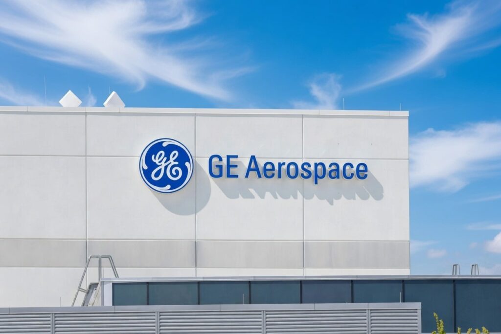 GE Aerospace (GE) Climbs Near 52-Week Peak Following Bernstein’s $405 Target Upgrade