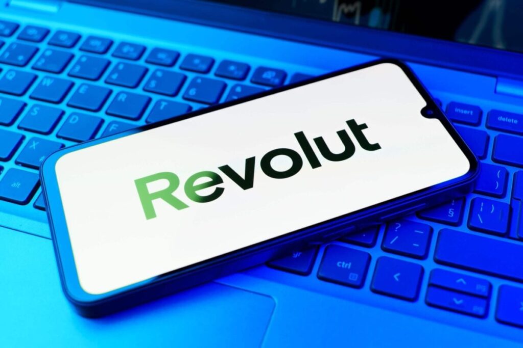 Revolut Secures Full UK Banking License: How It Impacts Your Money and Crypto Holdings