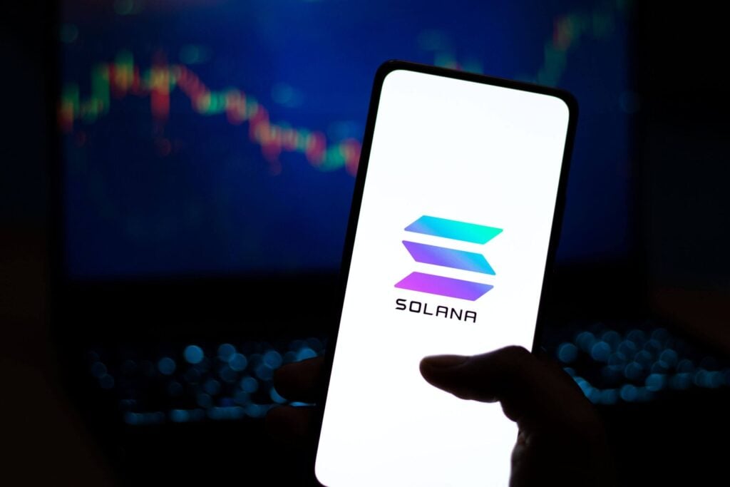 Solana (SOL) Shows Early Recovery Signs as Price Defends $85 Support Zone