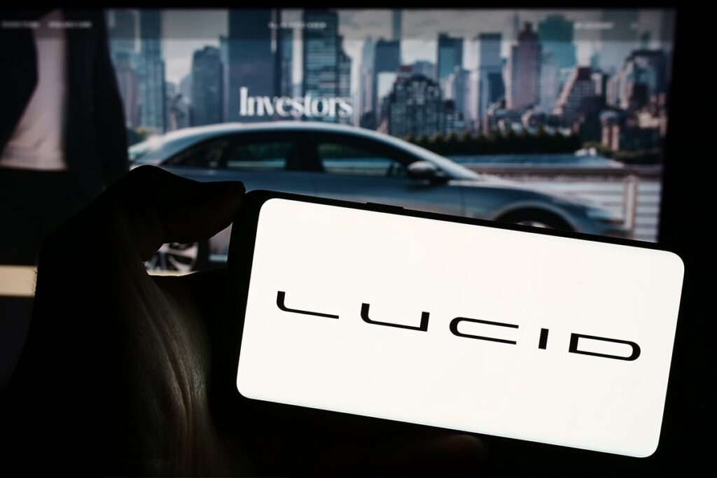 Lucid (LCID) Shares Decline 8% Despite Robotaxi Reveal and Midsize EV Strategy