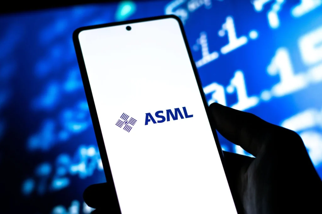 ASML (ASML) Shares Slide 4% as U.S. Proposes Chip Equipment Export Ban to China