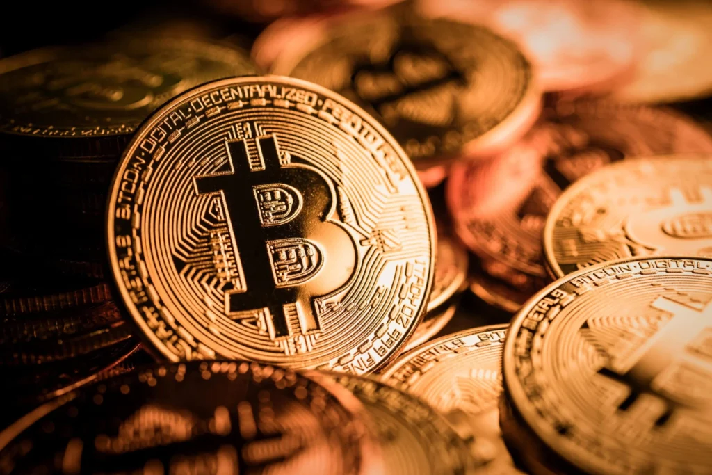 Bitcoin (BTC) Slips Under $71K as U.S. Blockades Strait of Hormuz Following Iran Negotiations Breakdown