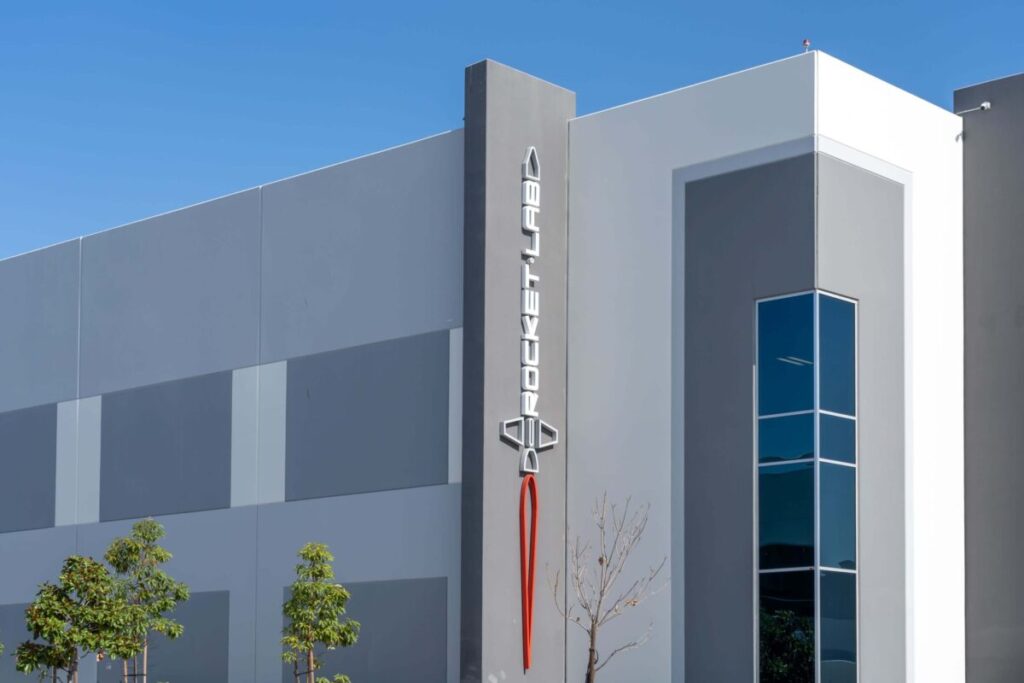 Rocket Lab (RKLB) Shares Surge 5% Following $1B Capital Raise — Wall Street Eyes Further Gains