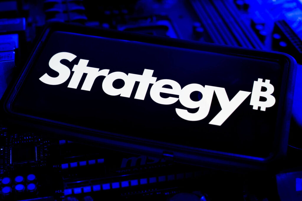 Strategy (MSTR) Surges 6% as CEO Declares STRC Revenue Milestone an ‘iPhone Moment’